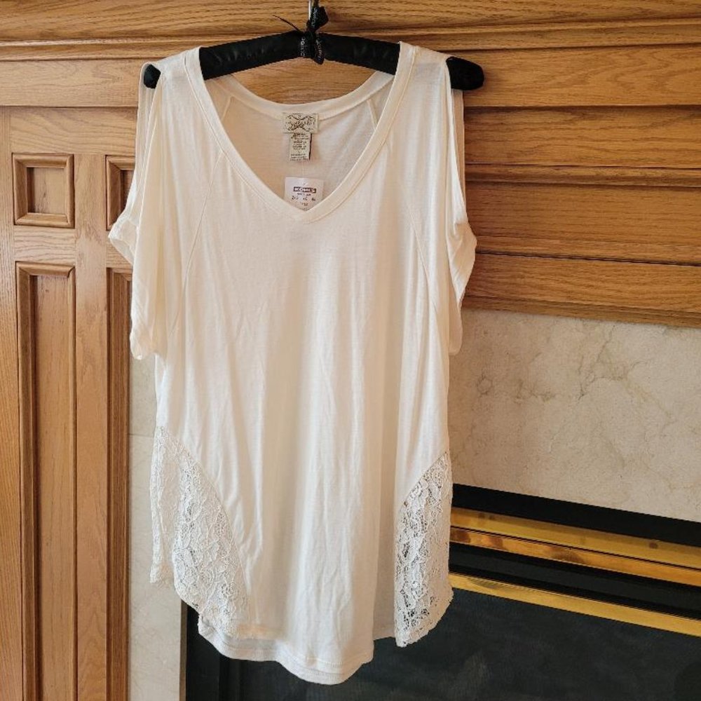 Eyelash Women's L Cream V Neck Tee With Lace, Cutout Sleeves NWT